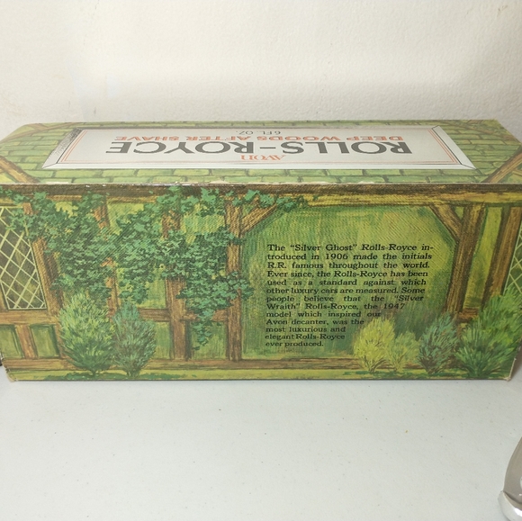 Vintage Avon Rolles-Royce Deep Woods after shave - empty - Picture 2 of 2